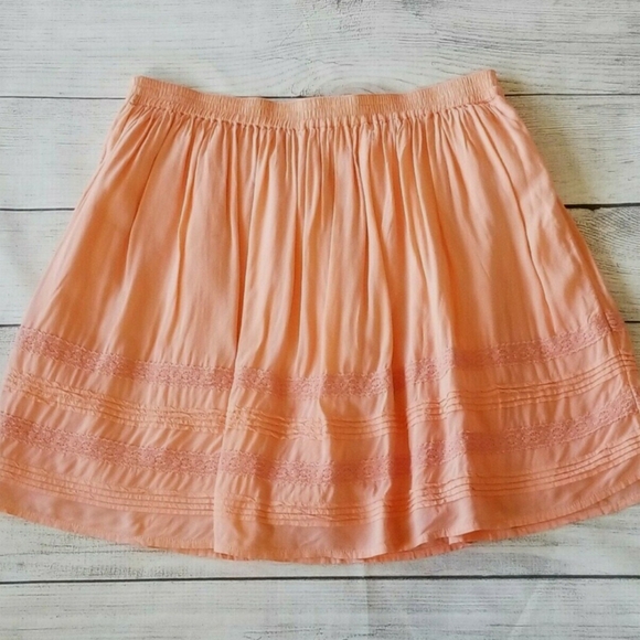Modbe Layered Peach Mini Skirt- Lace & Pleating Details- Size Medium - Picture 7 of 9